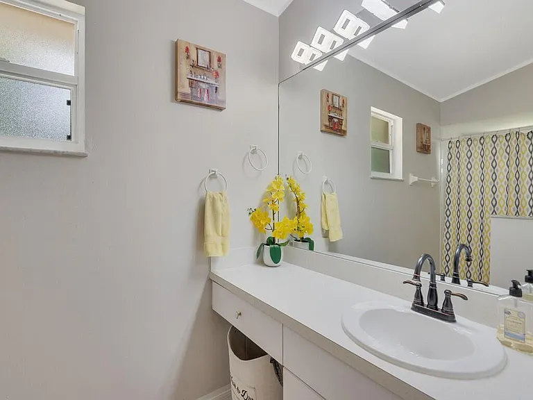 664 Vocelle Ave — Photo 14