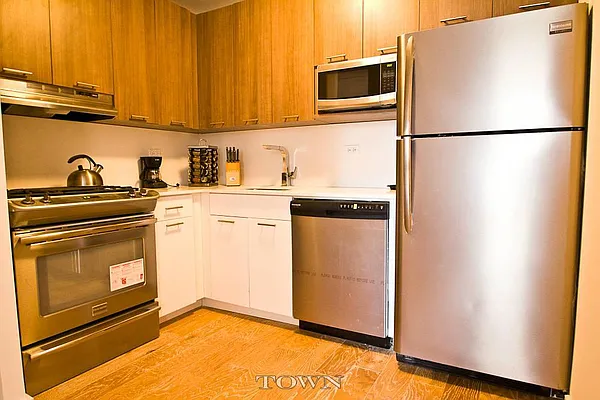 Rented by Town Residential | media 17