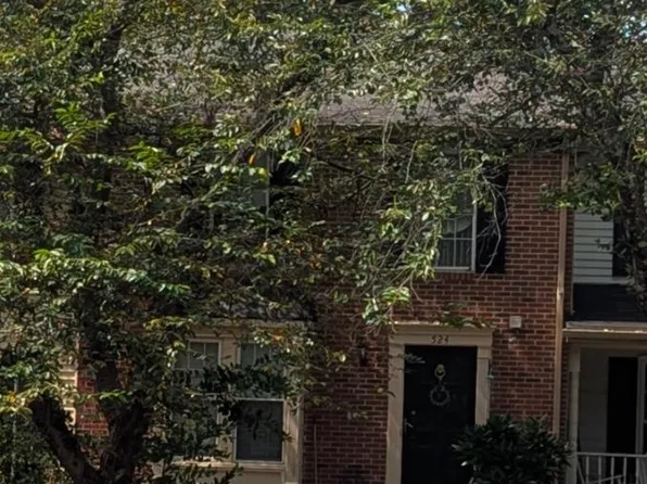 524 Coral Reef Dr, Gaithersburg, MD 20878