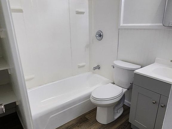 5th image of 19 Anthony Dr #129