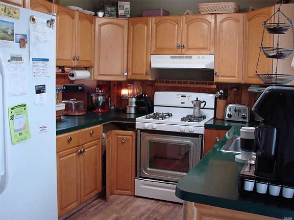 2nd image of 1694 N Gardiner Dr