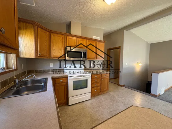 3781 McIntosh Dr NW, Rochester, MN 55901