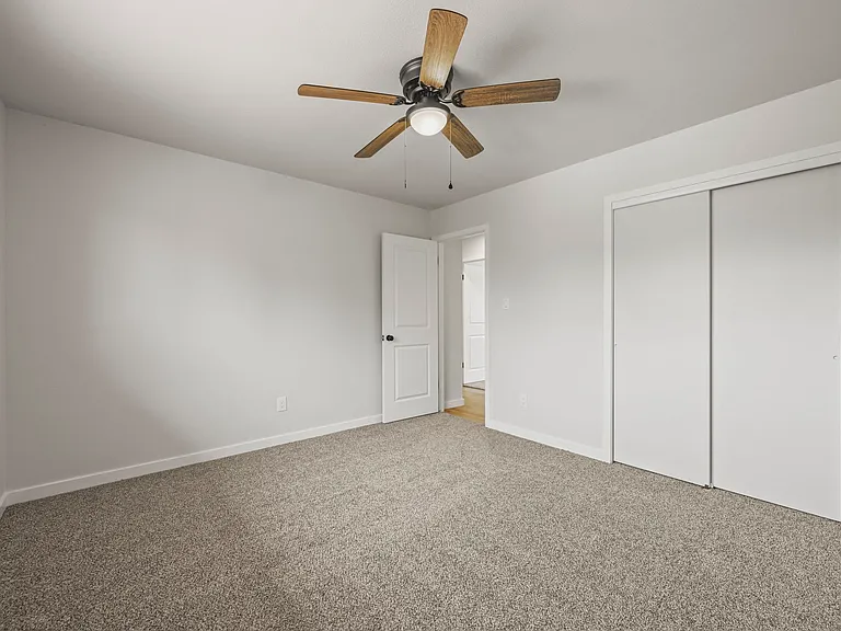3018 Roche Dr N — Photo 24