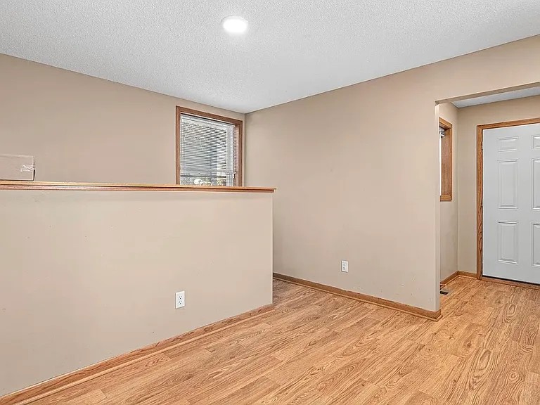 9 Acker St W #2 — Photo 8