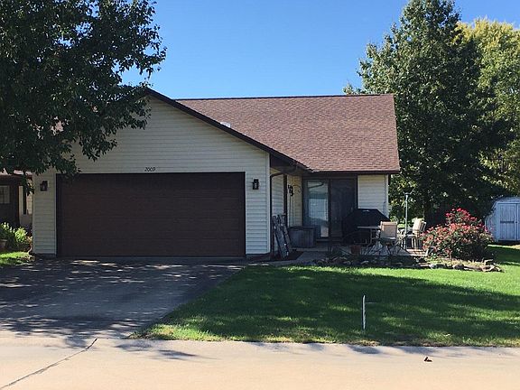 2 Car garage rear parking