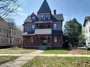 24 Dartmouth St, Springfield, MA 01109