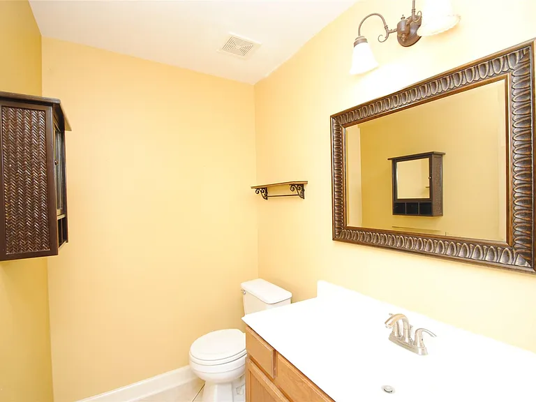 1625 Townhome Ln — Photo 17