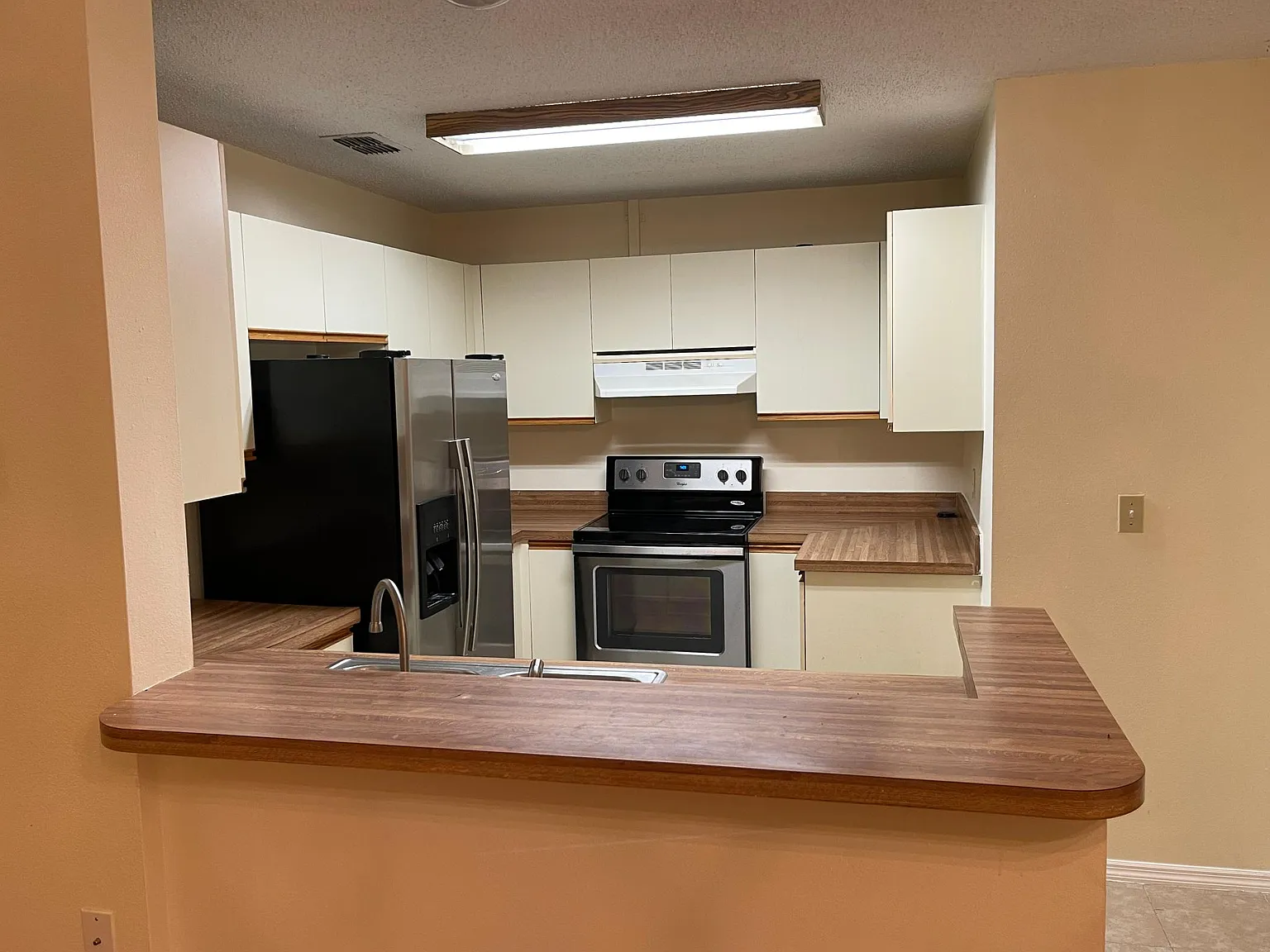 3 bed, 938 sqft, $1,850 — Photo 3