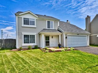 1063 Scarlet Oak Cir, Aurora, IL 60506