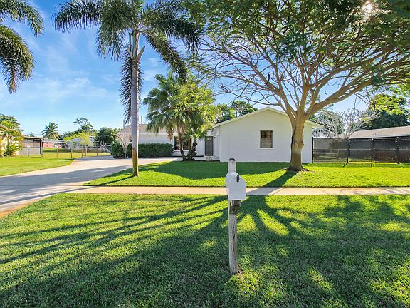 5th image of 2180 Monica Drive