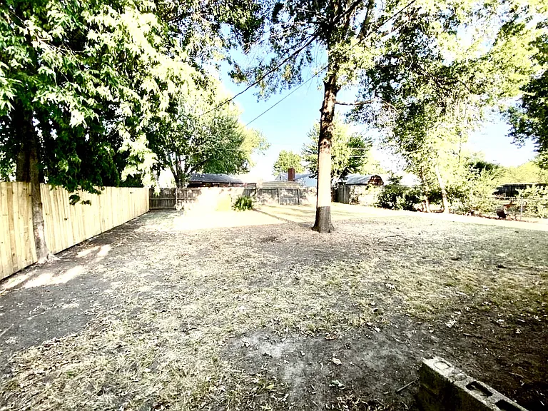 1035 N Canton Ave — Photo 9