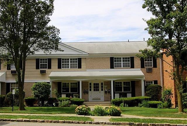 1st image of 244 Parkside Dr