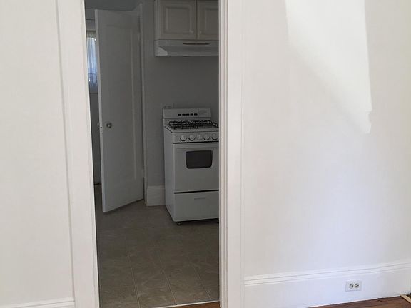 Studio has seperate kitchen 