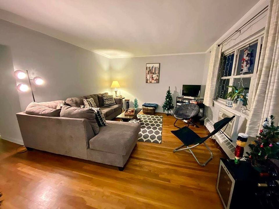 1st image of 24-10 28th St #3C