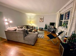 24-10 28th St #3C, Astoria, NY 11102