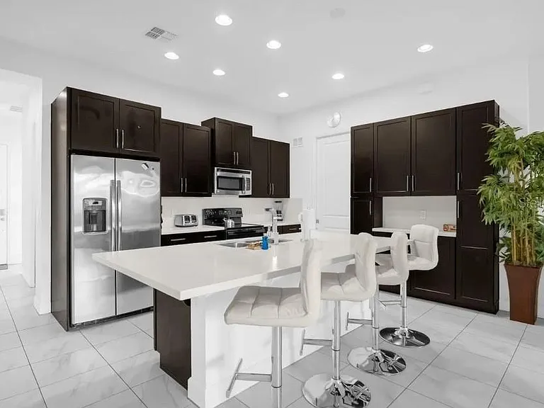 450 Captiva Dr — Photo 5
