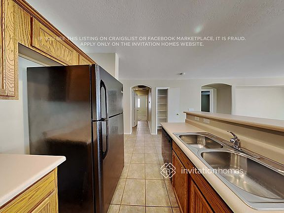 4th image of 8807 W Magnolia St