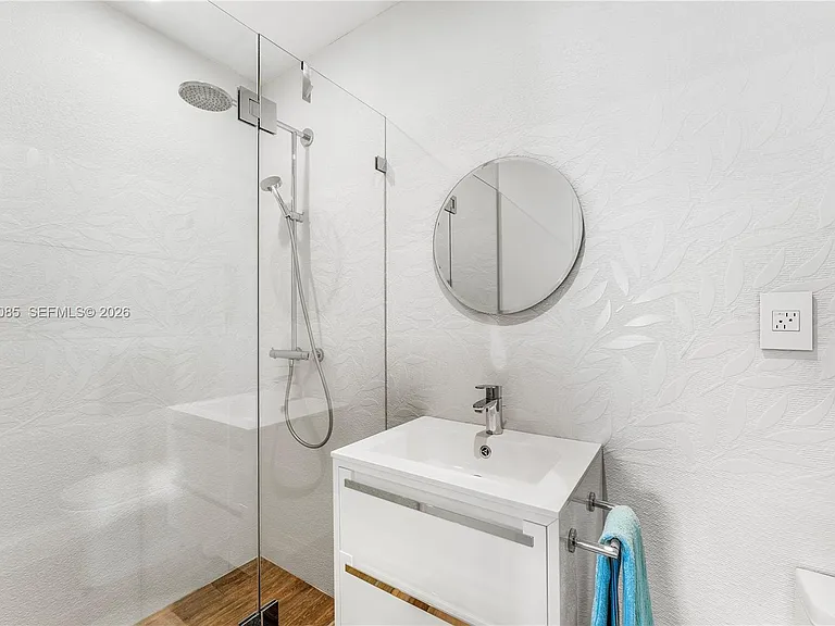 1531 Consolata Ave — Photo 32