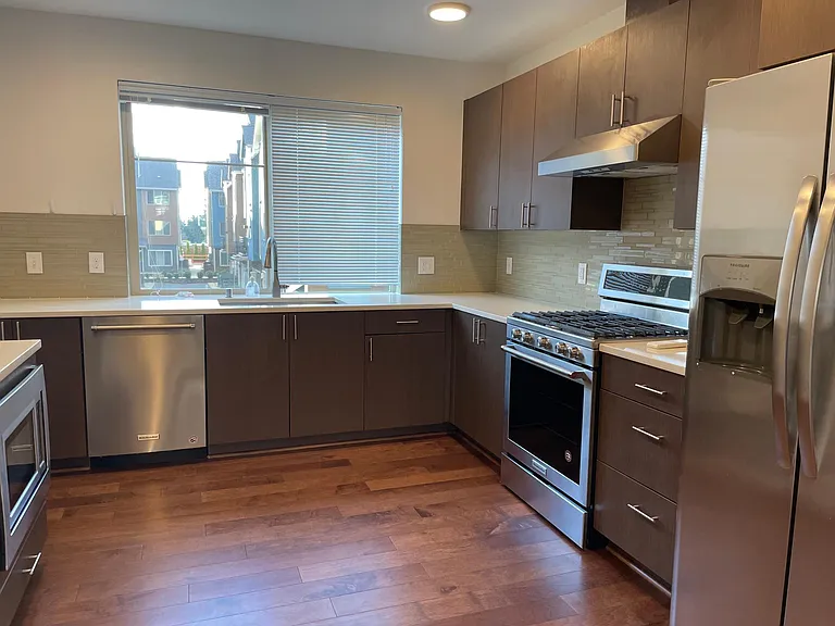 1440 157th Ct NE — Photo 6