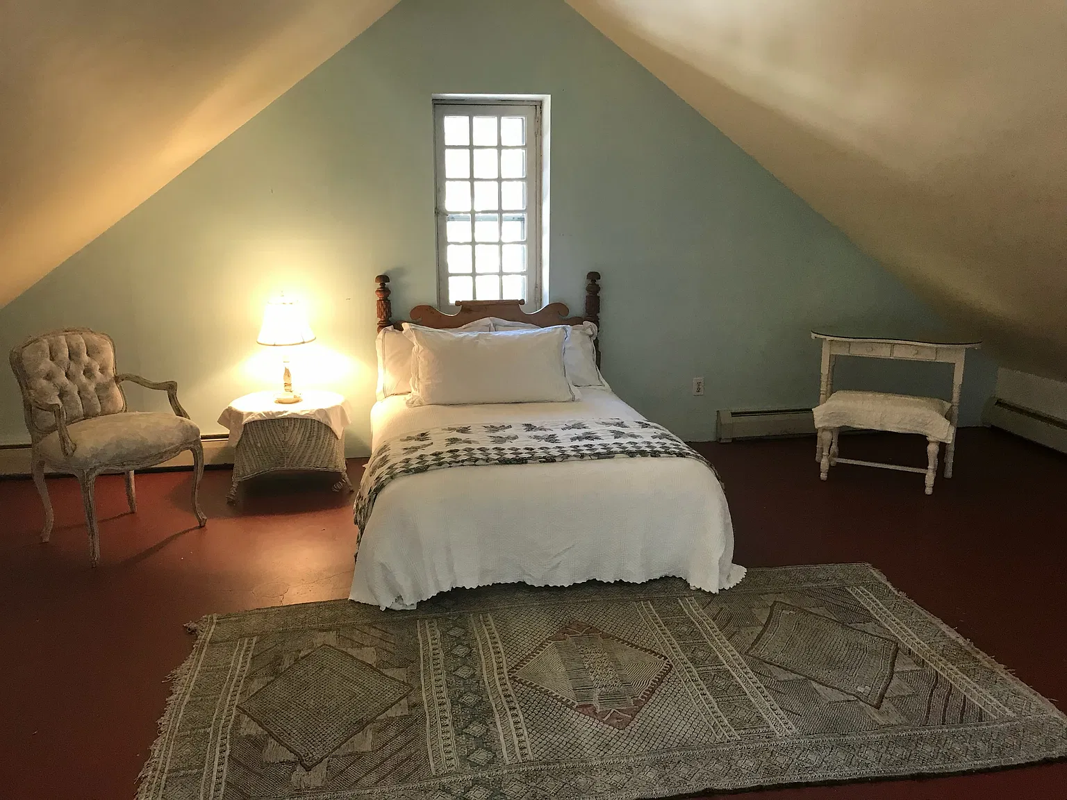 2 bed, 1200 sqft, $2,300 — Photo 2