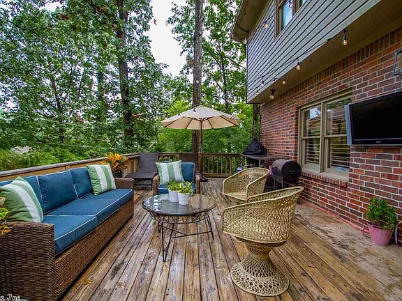 2nd image of 21 Bergerac Ln
