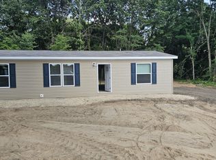 58075 Carman Dr, Three Rivers, MI 49093