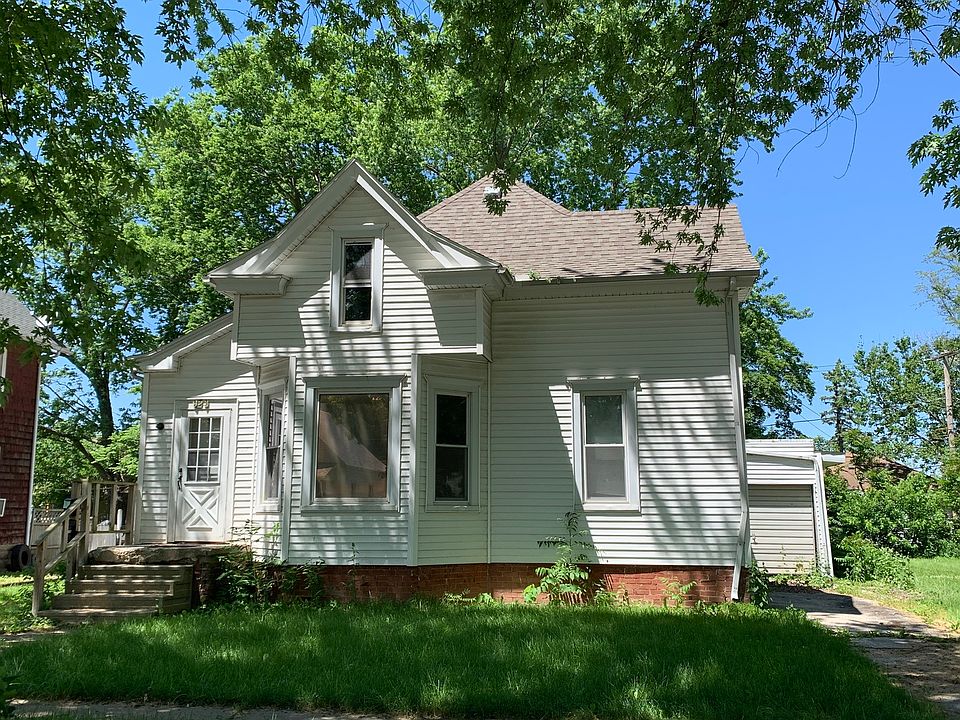 923 E Madison St, Pontiac, IL 61764 Zillow