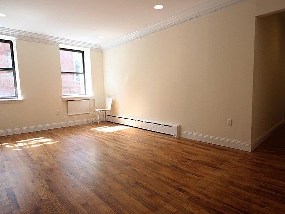 3rd image of 525 W 49th St APT 4b