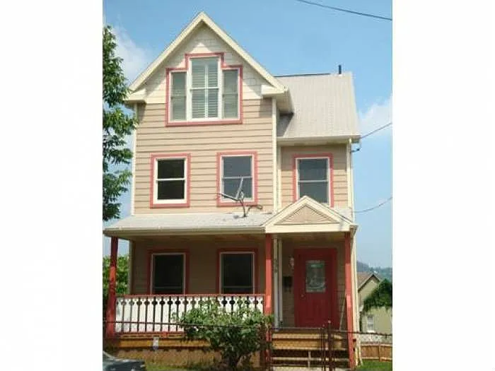 339 E 13th Ave photo 1