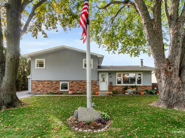 170 Magnuson Ln, Somonauk, IL 60552