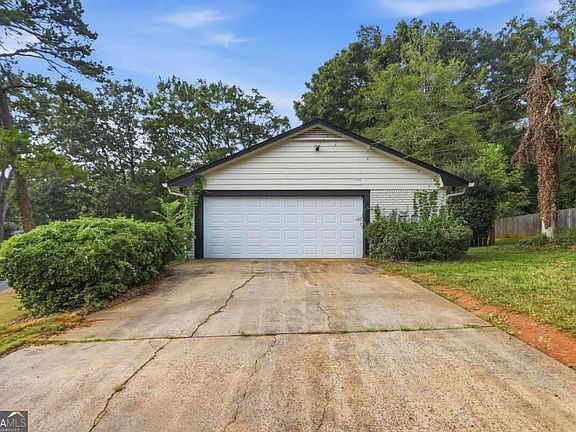 2nd image of 3570 Greentree Farms Dr