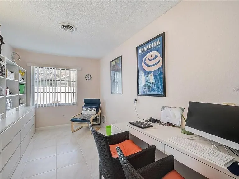 476 W Seminole Dr — Photo 6