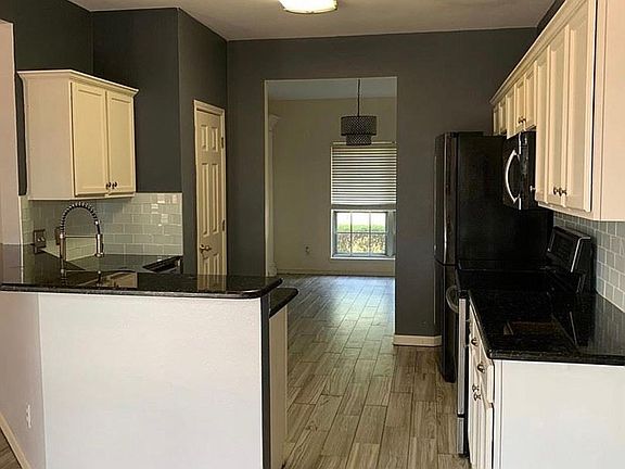 5th image of 4929 Lake Nocona Dr