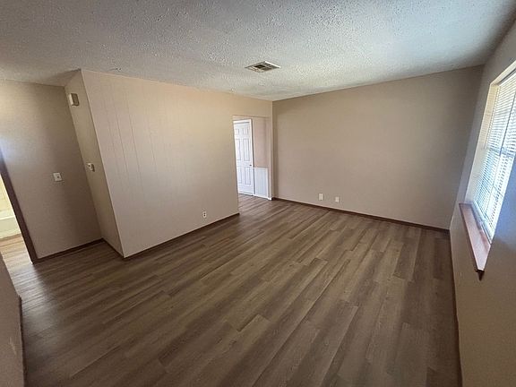 2nd image of 328 E Hillcrest Ln