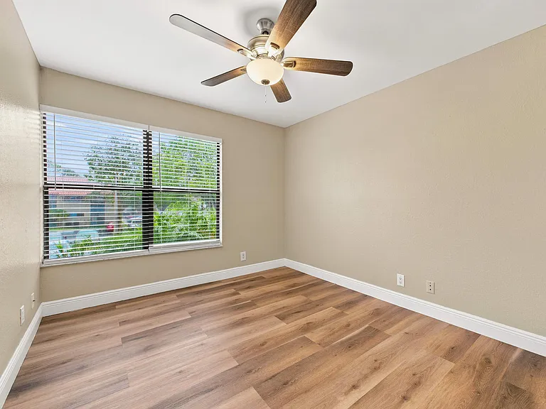 1601 Balfour Point Dr #H — Photo 16