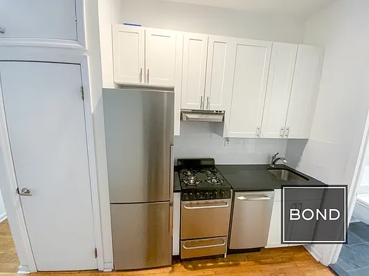 Rented by Bond New York | media 26