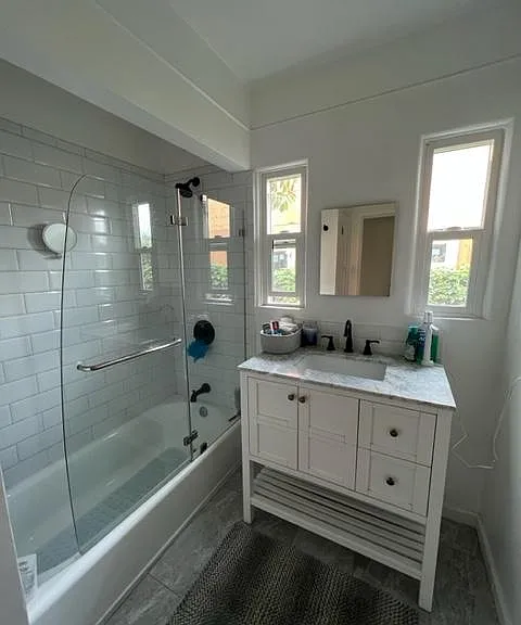 5442 Woodman Ave — Photo 8