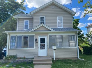 323 S Broadway Ave, Aurora, IL 60505