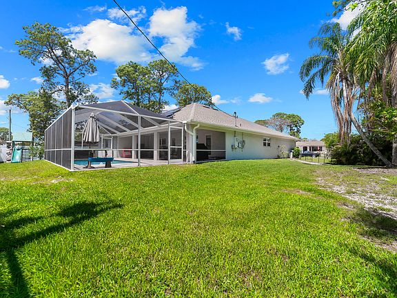 2nd image of 416 SE Jupiter Terrace