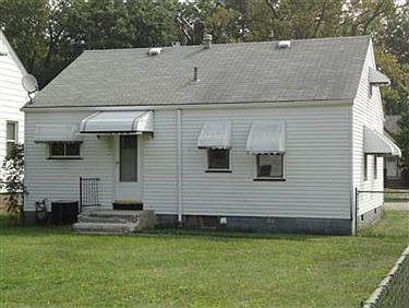 3rd image of 4042 Victory Blvd