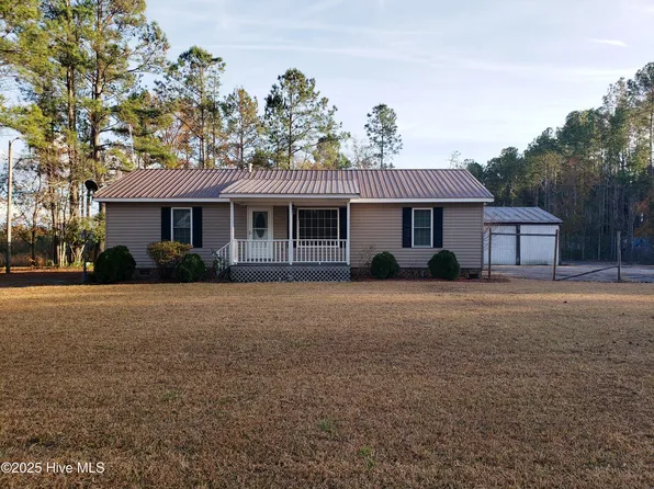 2734 Old Northeast Road, Lake Waccamaw, NC 28450