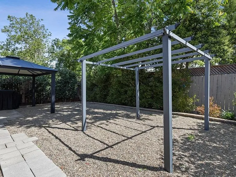 46 Diggins Dr — Photo 20