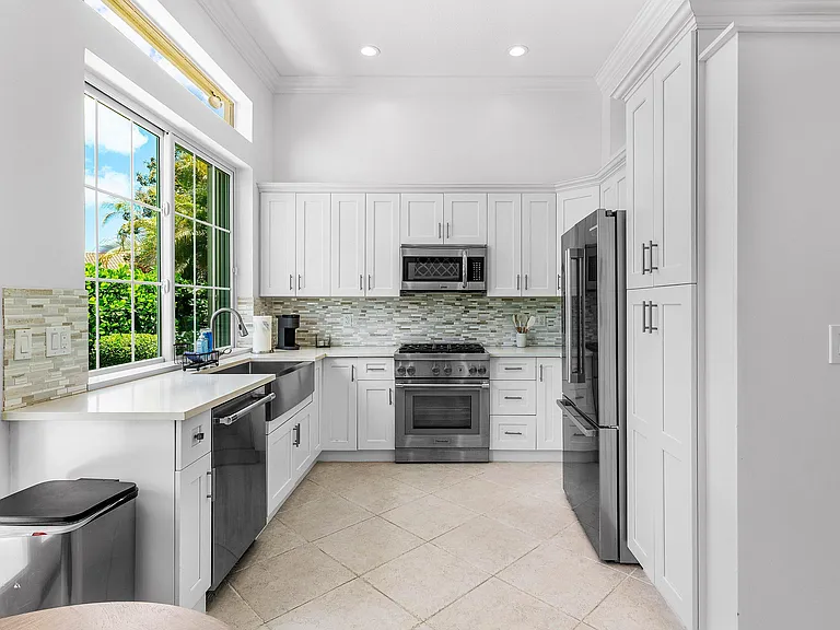 116 Coral Cay Dr — Photo 9