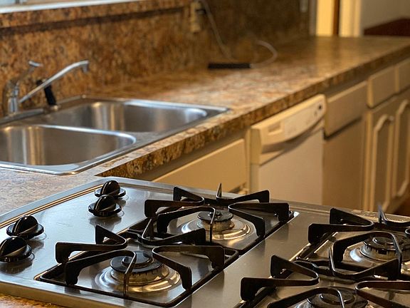 3rd image of 1814 Santa Cruz Cir