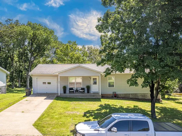1613 W Harvest Cir, Perryville, MO 63775