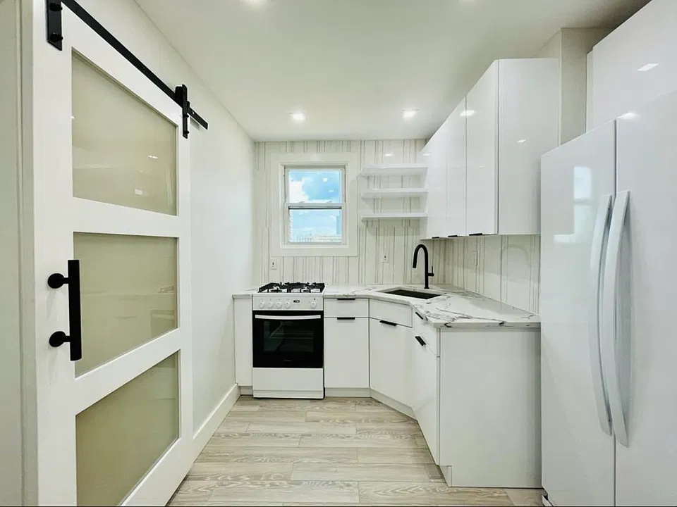 68 Bevan St #B3