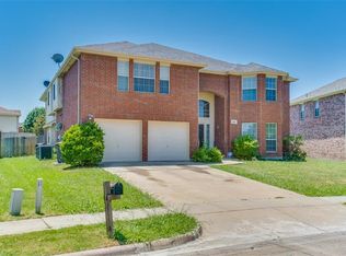 208 Willowlake Dr, Little Elm, TX 75068