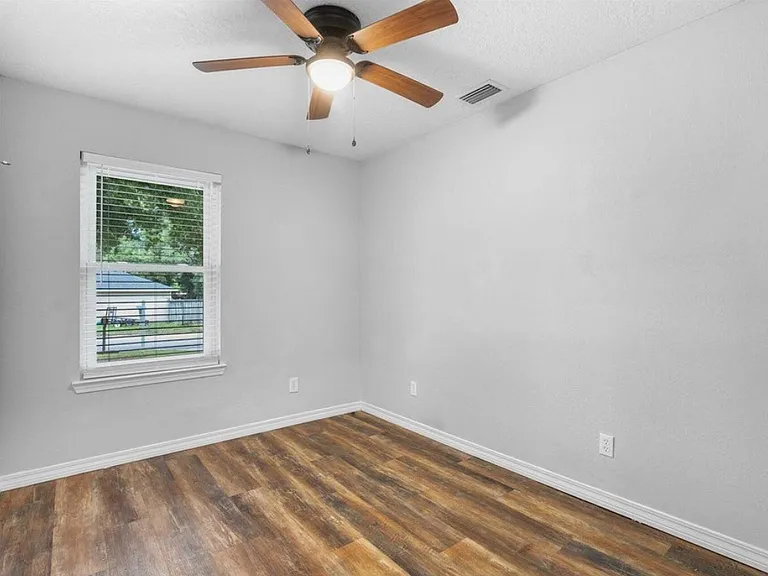 116 Fairoaks Dr — Photo 12