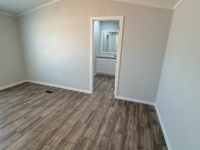 County Street 2983 — Photo 17