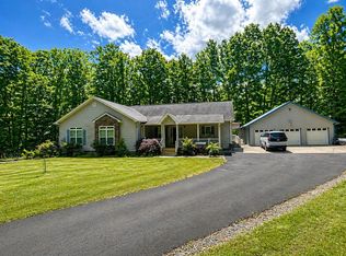 215 Willow Creek Dr, Surgoinsville, TN 37873